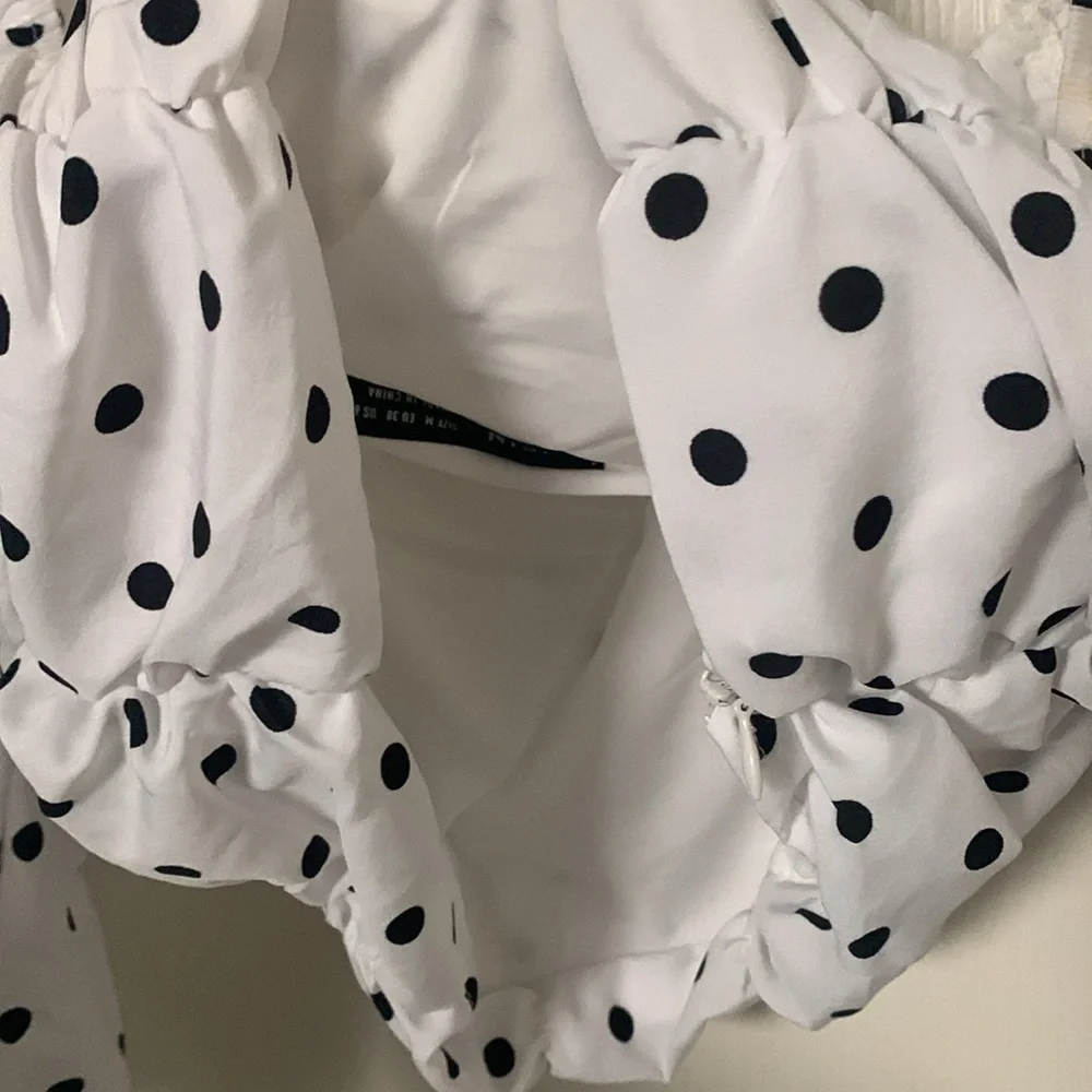 Size M SHEIN Ruched women’s Top sexy summer wear weather blouse polka dots used - Picture 12 of 14